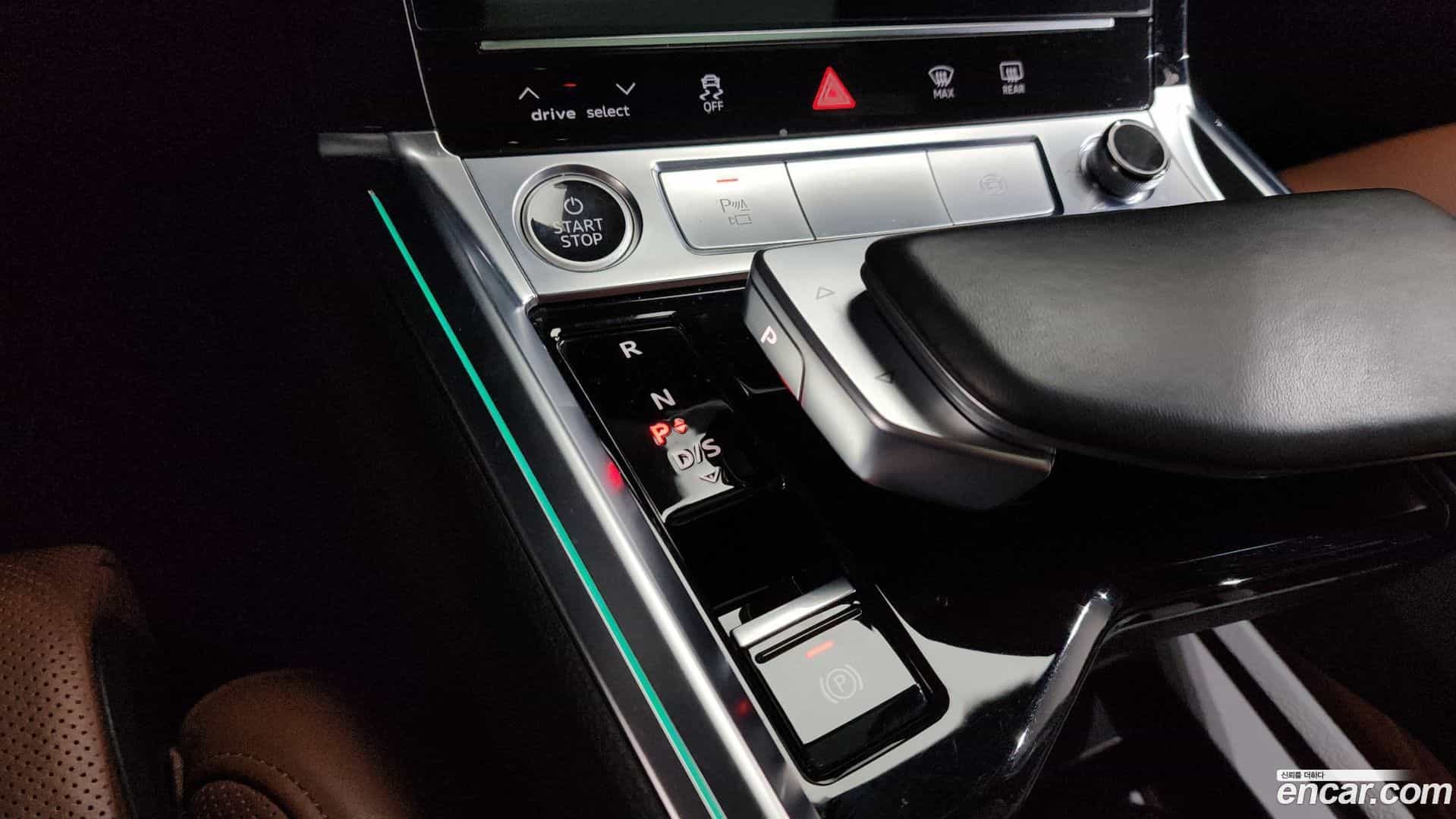 e-tron Audi 2021.10-INNER-009