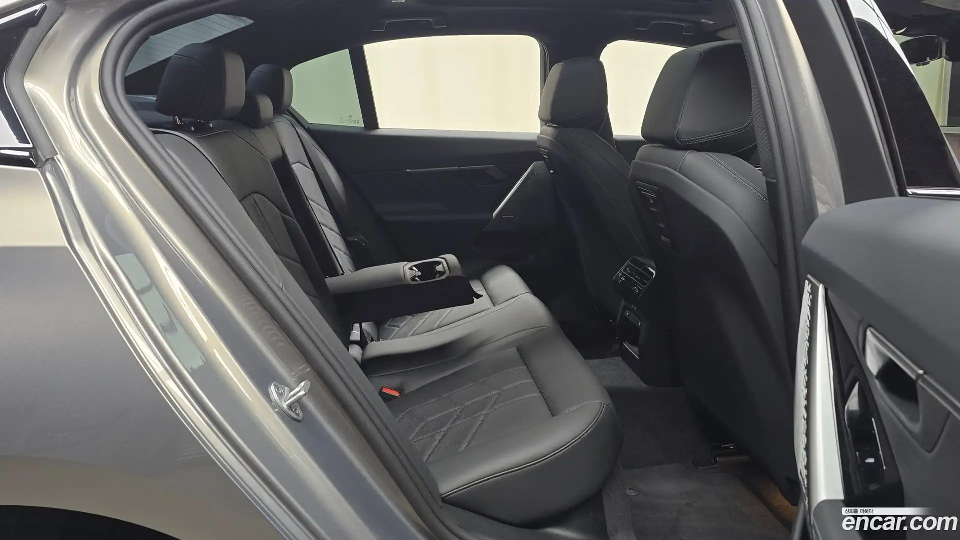 5-Series BMW 2025.8-OPTION-015