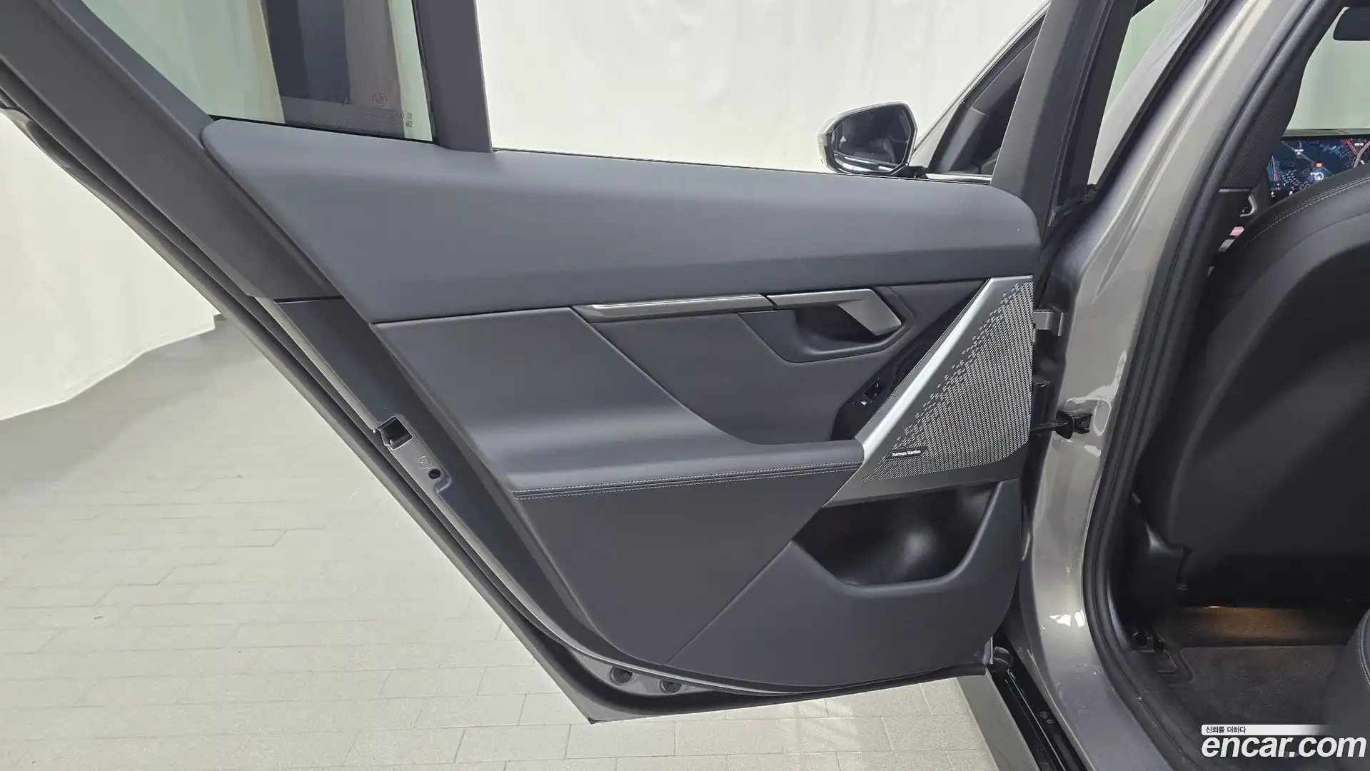 5-Series BMW 2025.8-INNER-035
