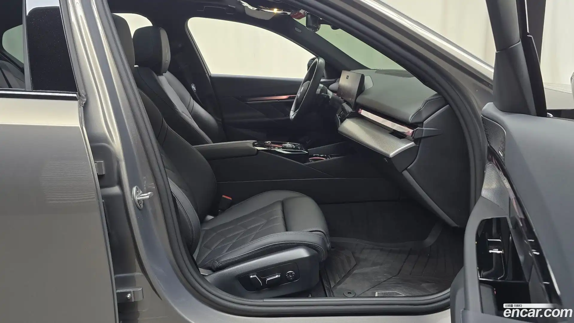 5-Series BMW 2025.8-INNER-036