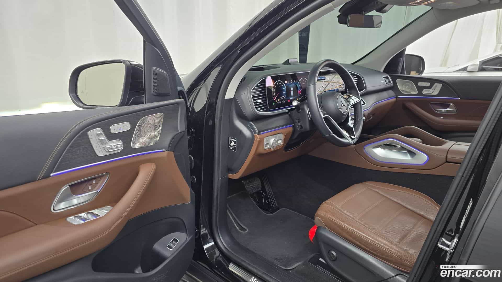 GLE-Class Mercedes-Benz 2025.0-INNER-010