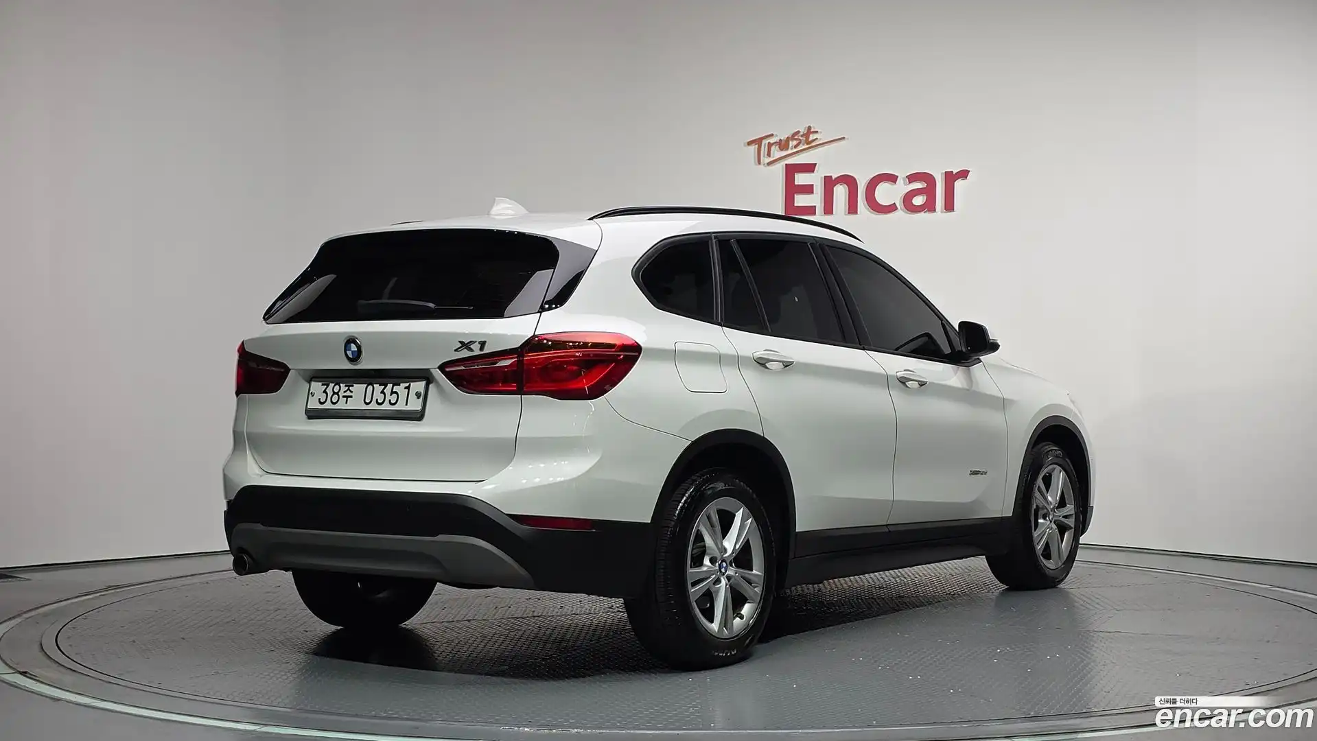 X1 BMW 2016.10-OUTER-002