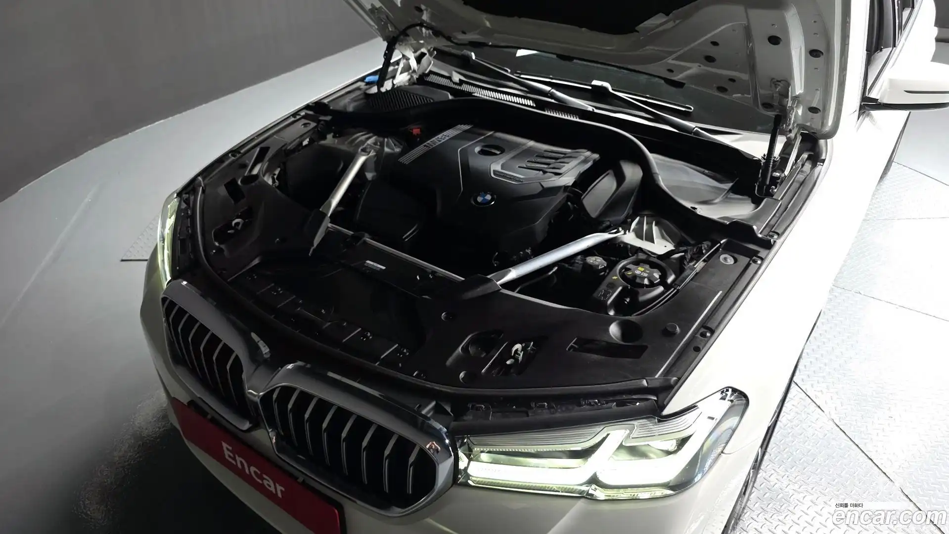 5-Series BMW 2023.6-OUTER-006