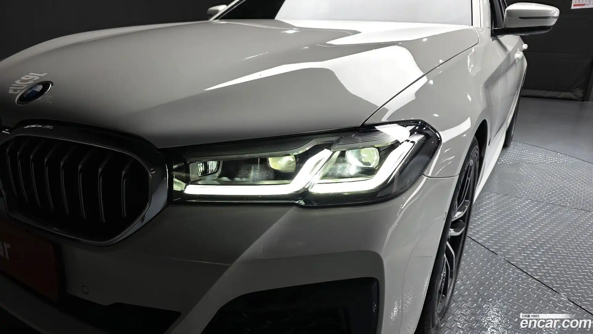 5-Series BMW 2023.6-OUTER-032