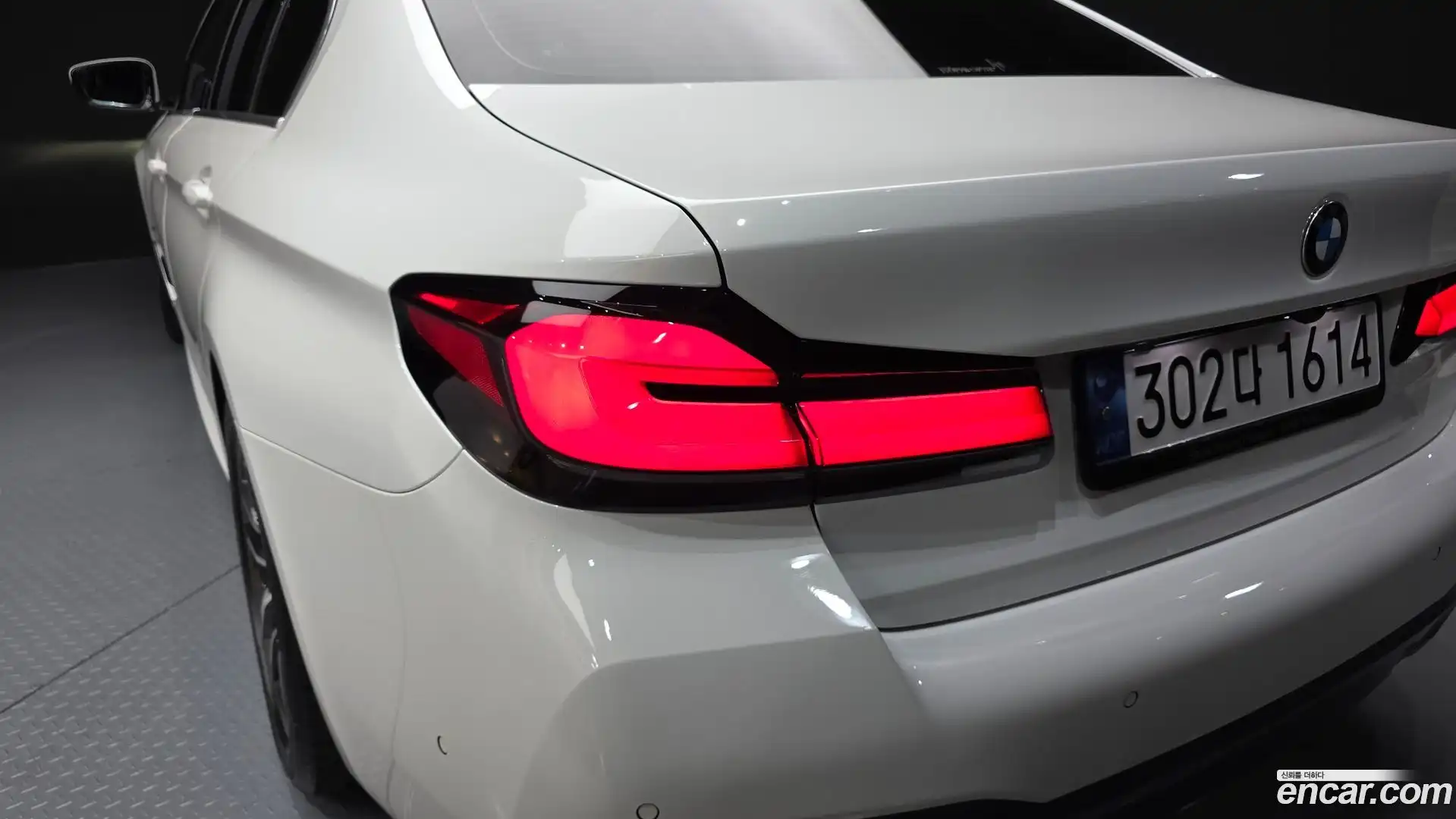 5-Series BMW 2023.6-OUTER-033
