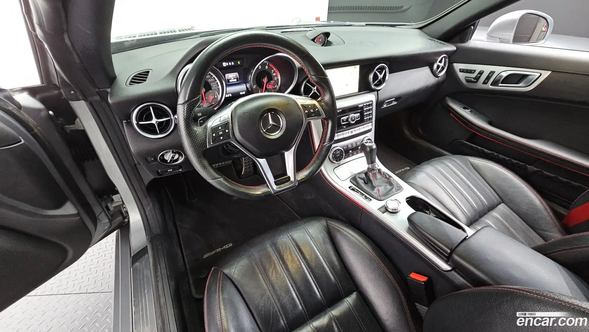 SLK-Class Mercedes-Benz 2014.10-INNER-007