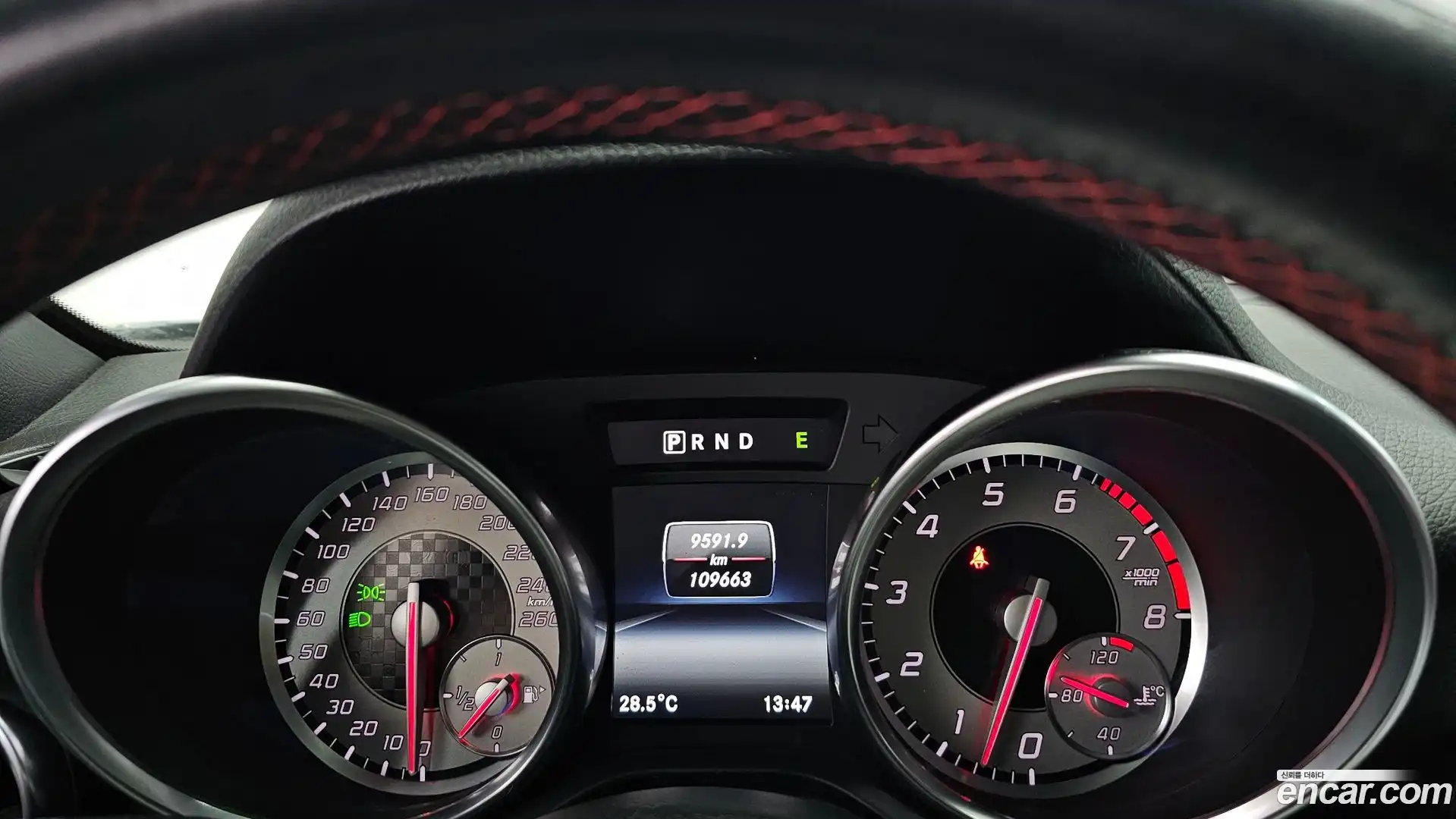 SLK-Class Mercedes-Benz 2014.10-INNER-008