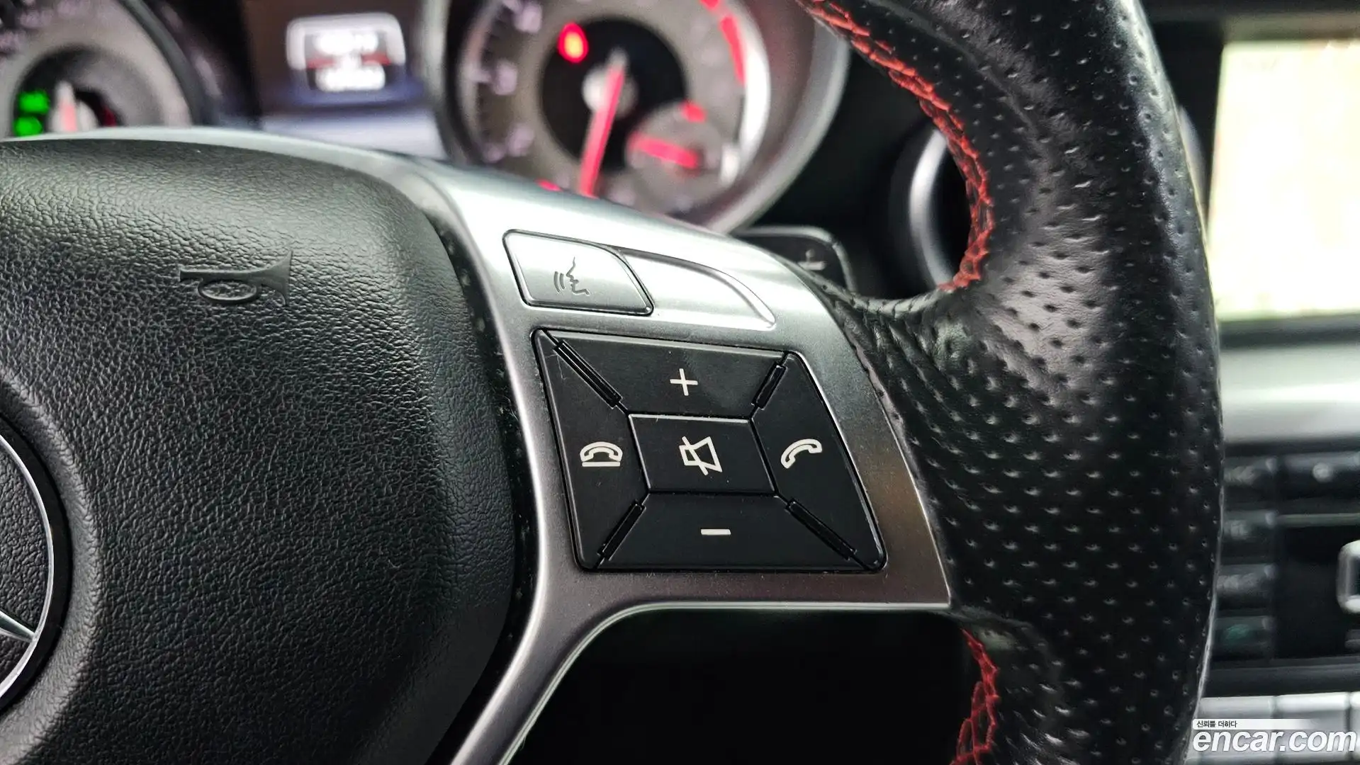 SLK-Class Mercedes-Benz 2014.10-OPTION-018