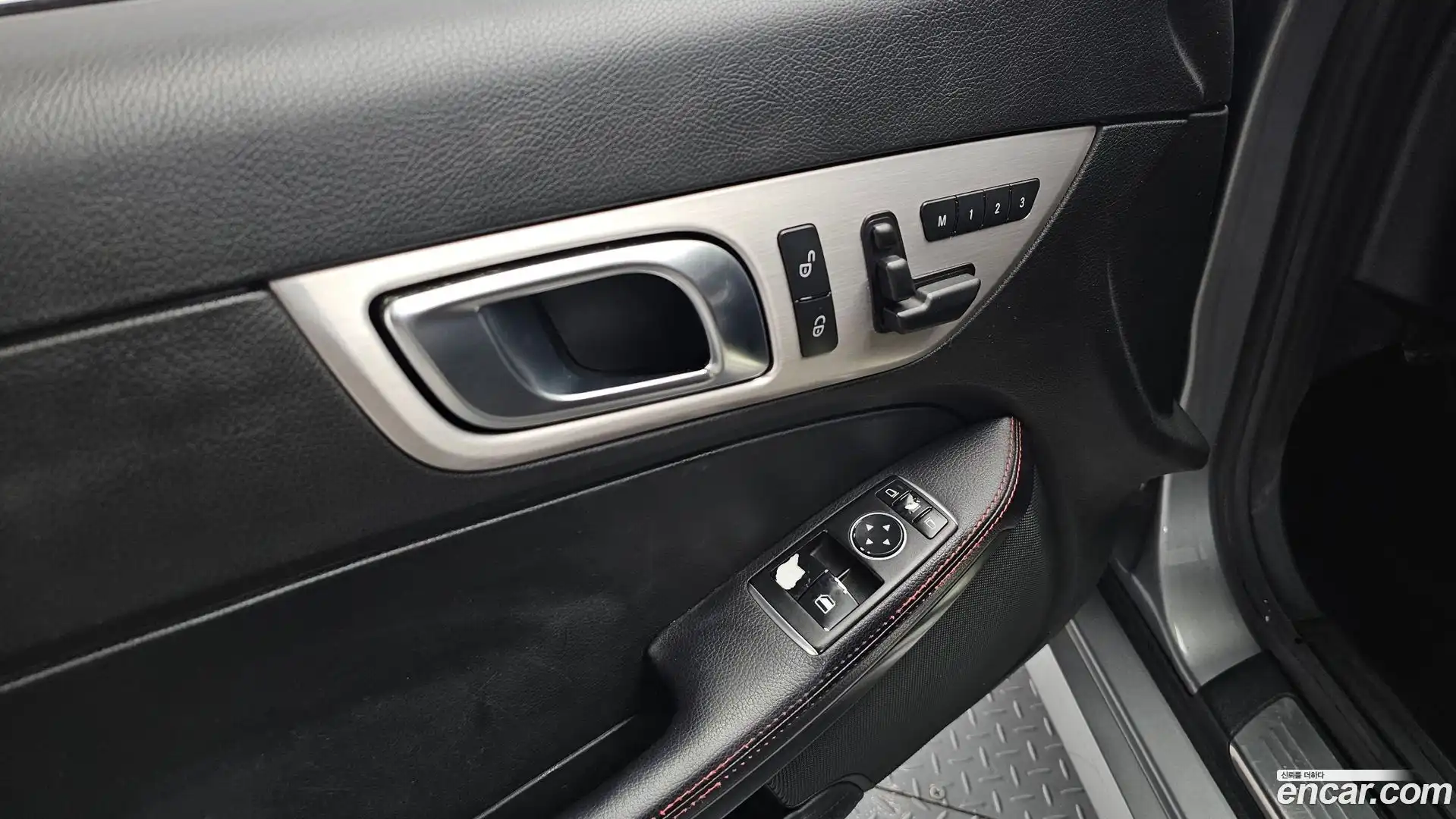 SLK-Class Mercedes-Benz 2014.10-OPTION-022