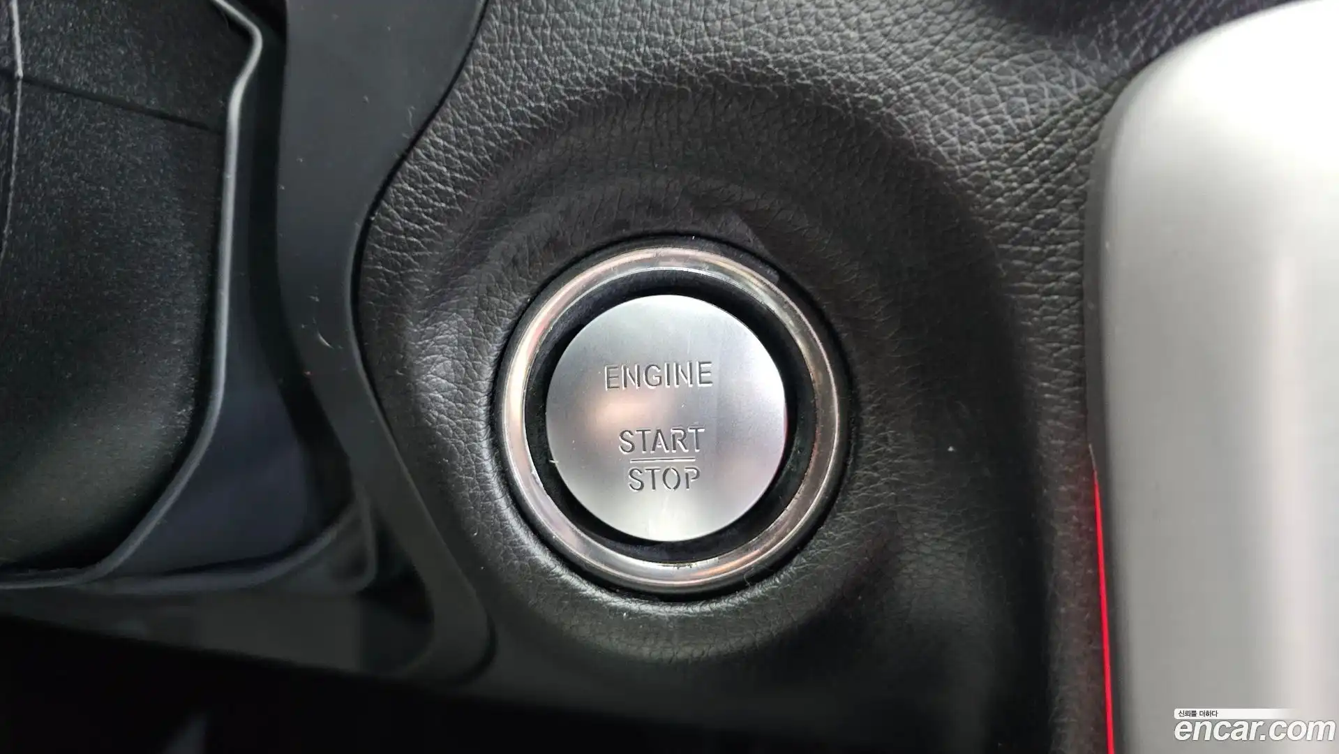 SLK-Class Mercedes-Benz 2014.10-OPTION-024
