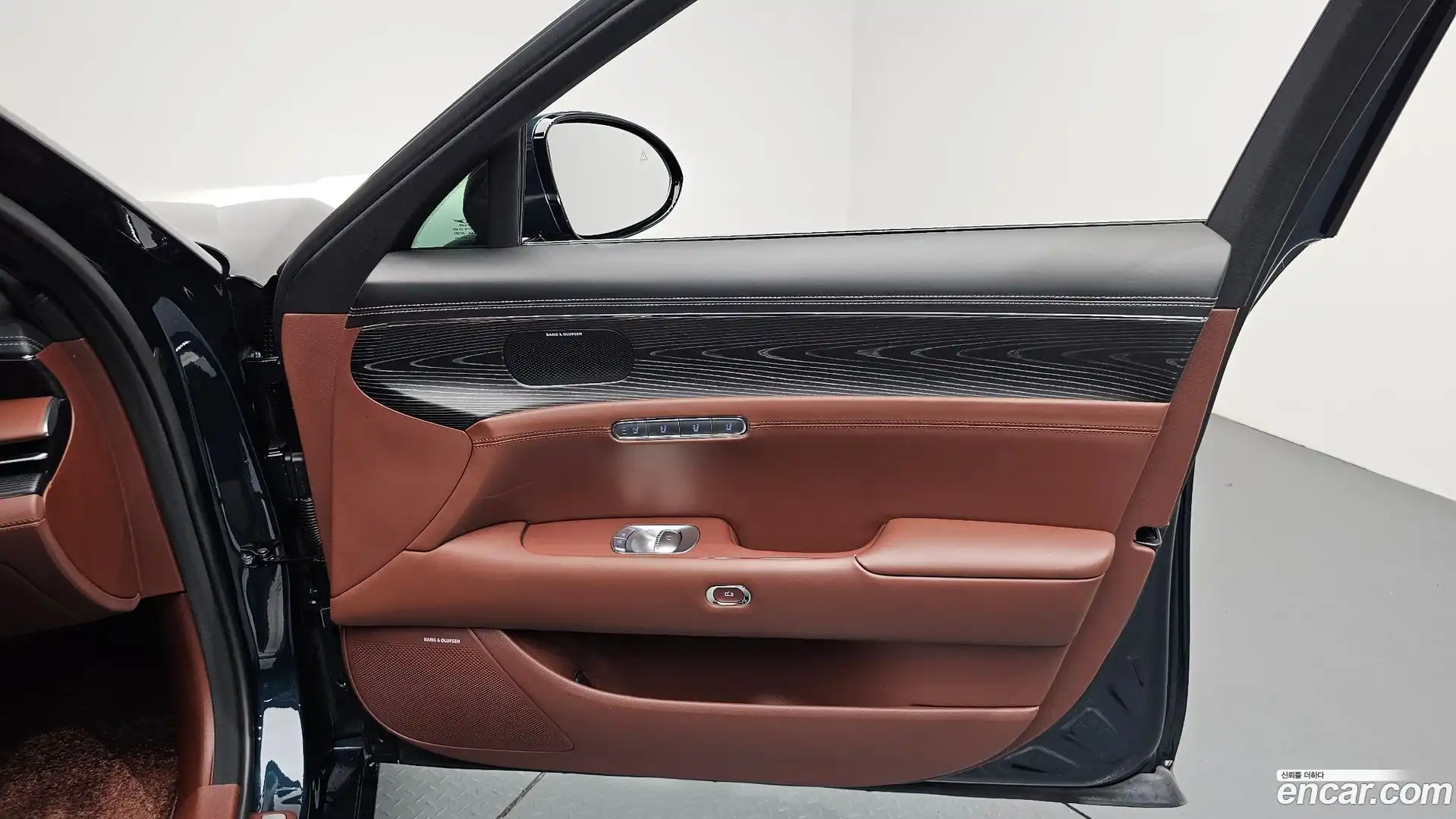 G90 Genesis 2022.10-INNER-034