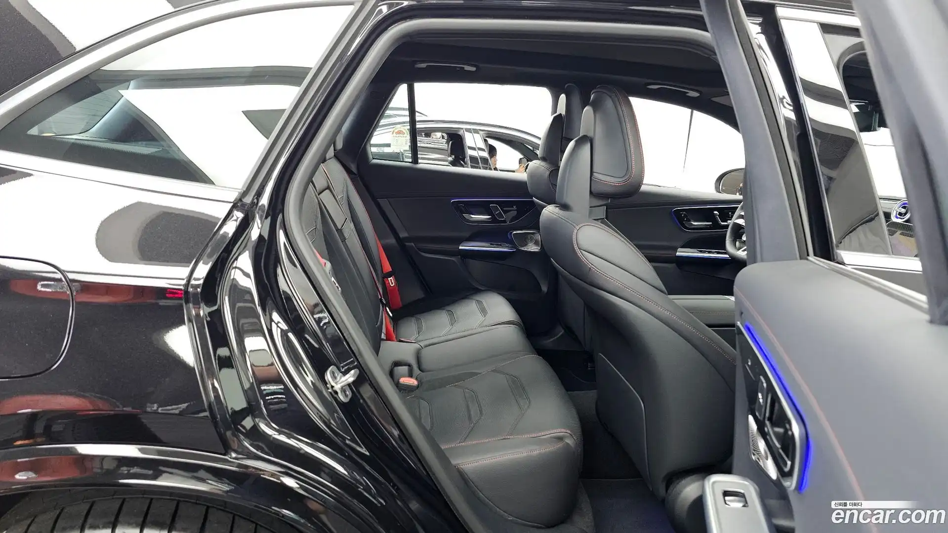 GLC-Class Mercedes-Benz 2025.9-OPTION-016