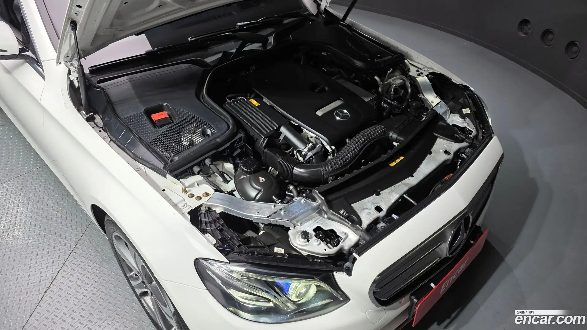 E-Class Mercedes-Benz 2018.6-OUTER-006
