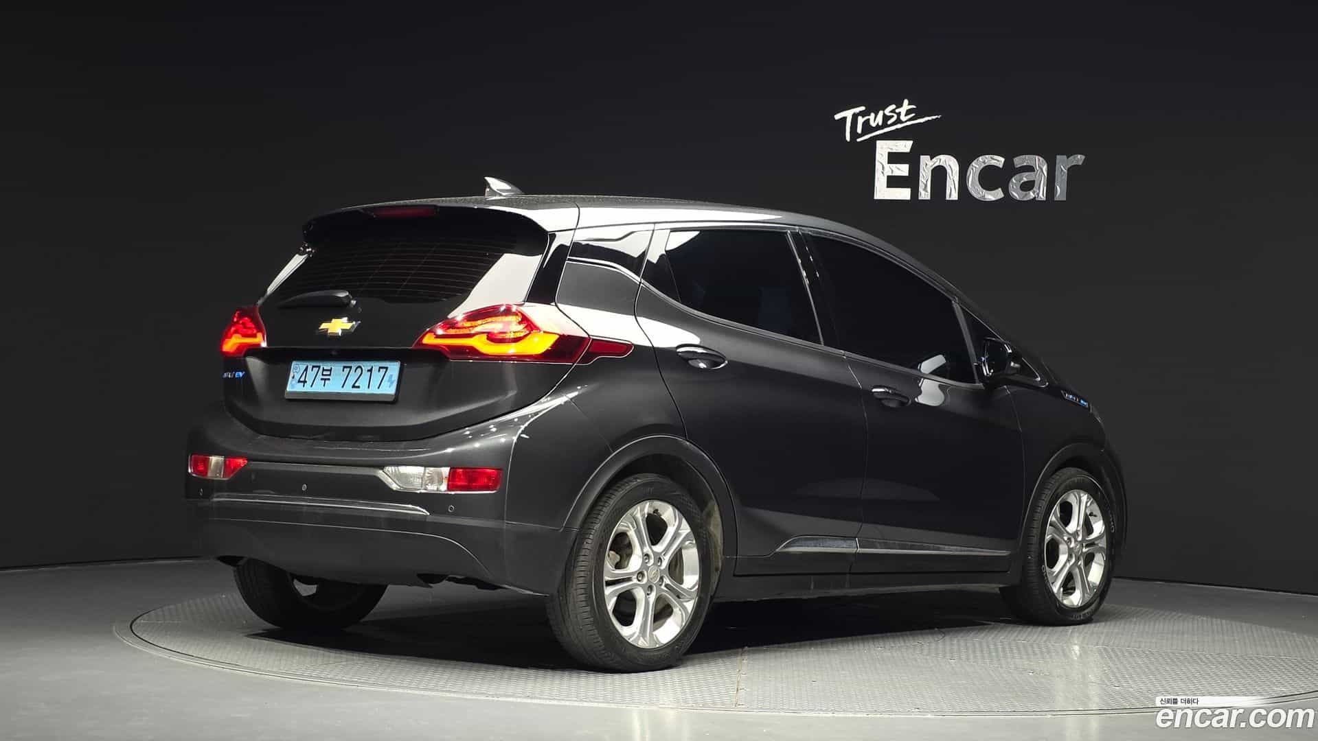 Bolt EV Chevrolet 2018.8-OUTER-002
