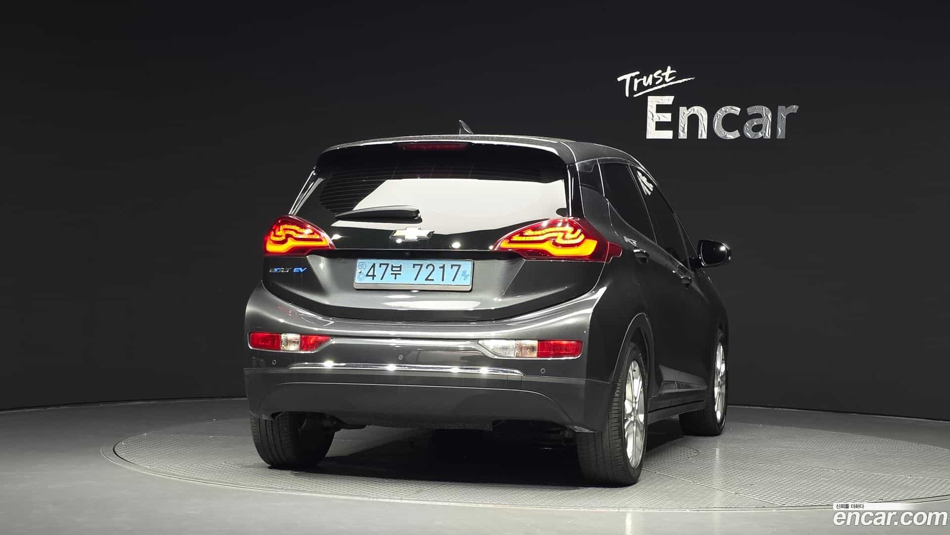 Bolt EV Chevrolet 2018.8-OUTER-004