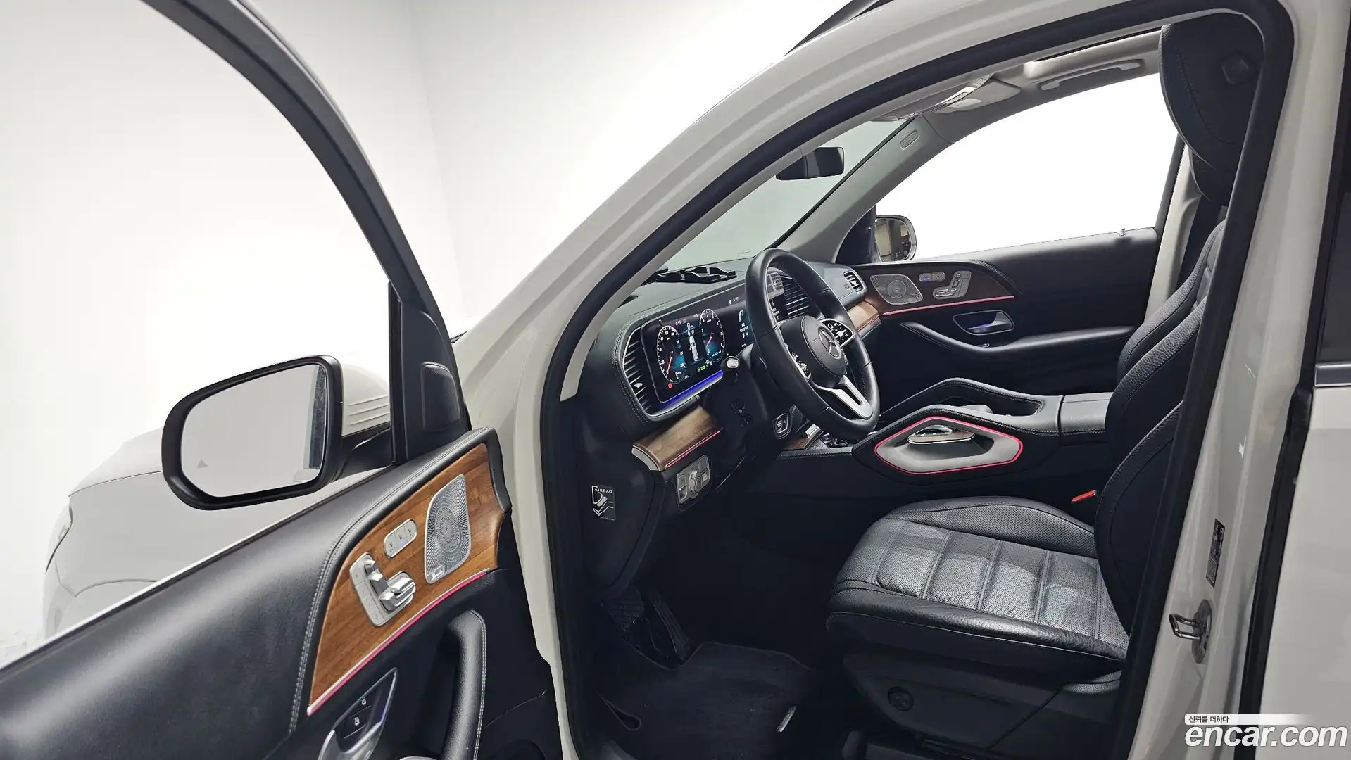 GLE-Class Mercedes-Benz 2021.3-INNER-010