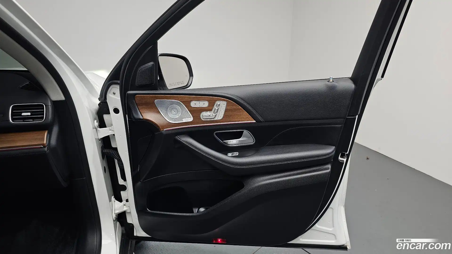 GLE-Class Mercedes-Benz 2021.3-INNER-034