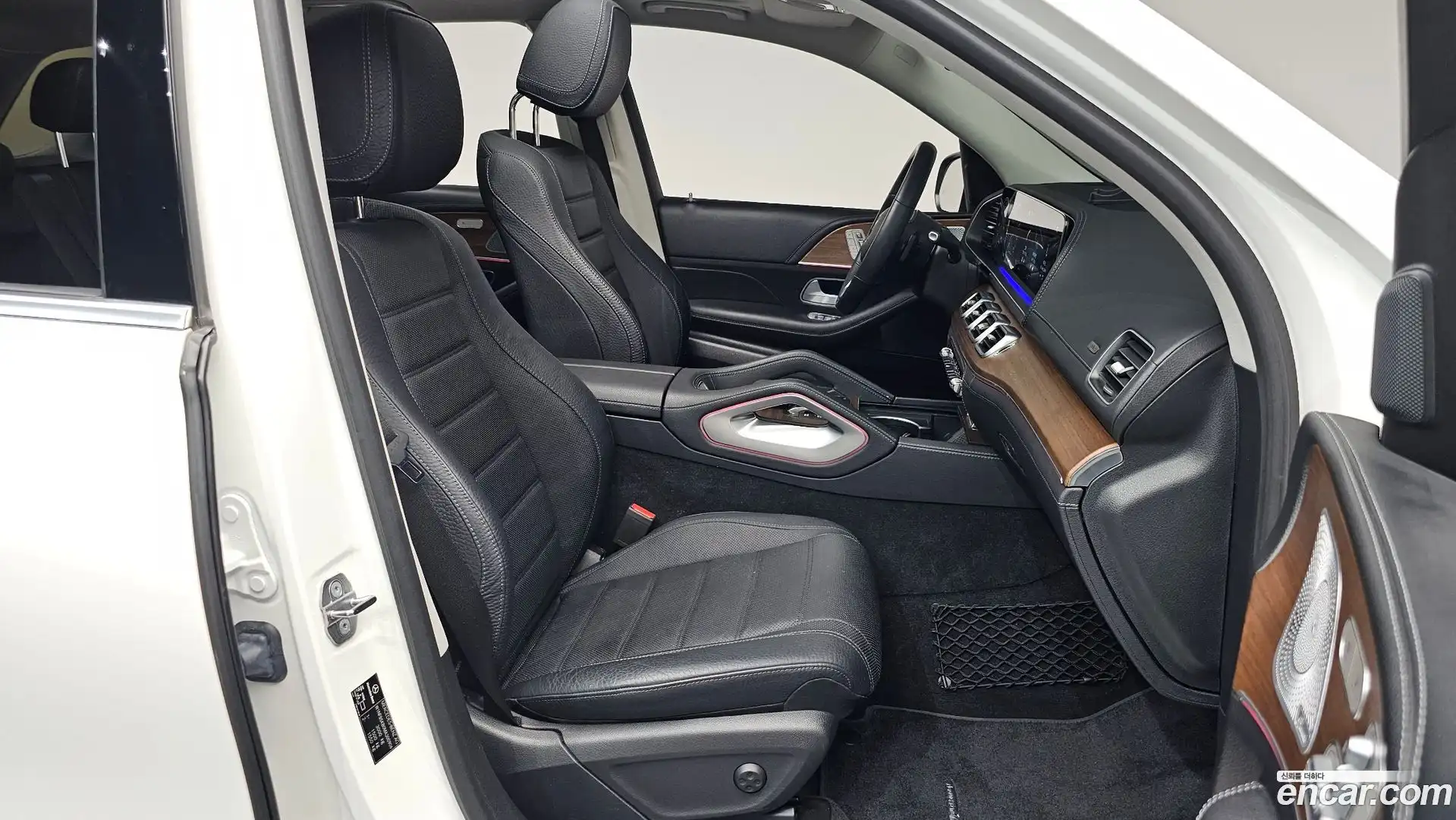 GLE-Class Mercedes-Benz 2021.3-INNER-036