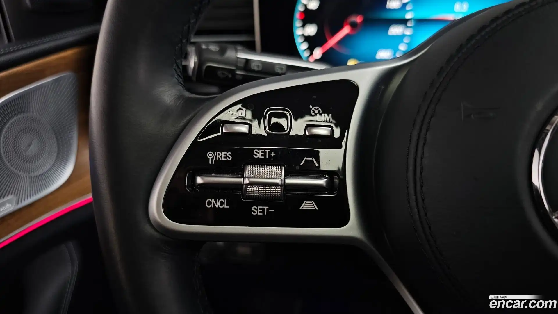 GLE-Class Mercedes-Benz 2021.3-OPTION-049