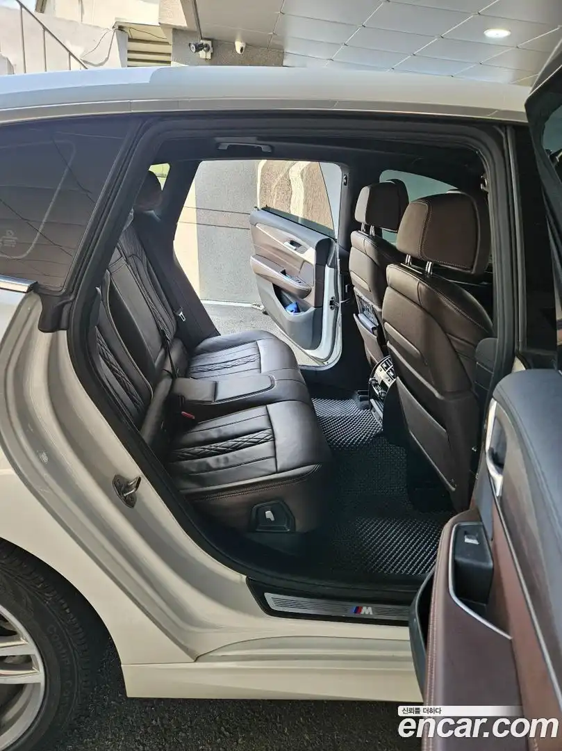 Gran Turismo BMW 2020.1-INNER-007