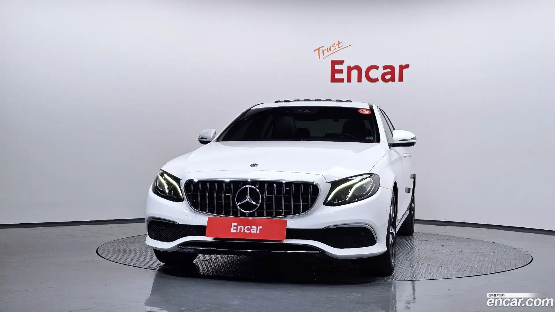E-Class Mercedes-Benz 2019.10-OUTER-003