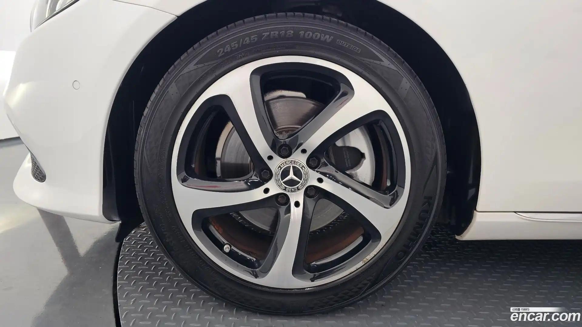 E-Class Mercedes-Benz 2019.10-OUTER-005