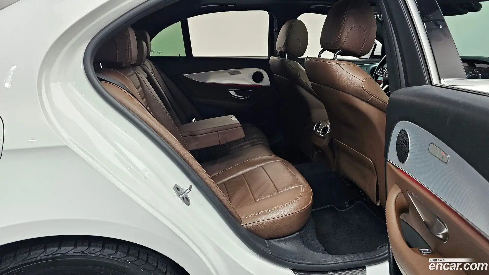 E-Class Mercedes-Benz 2019.10-OPTION-015