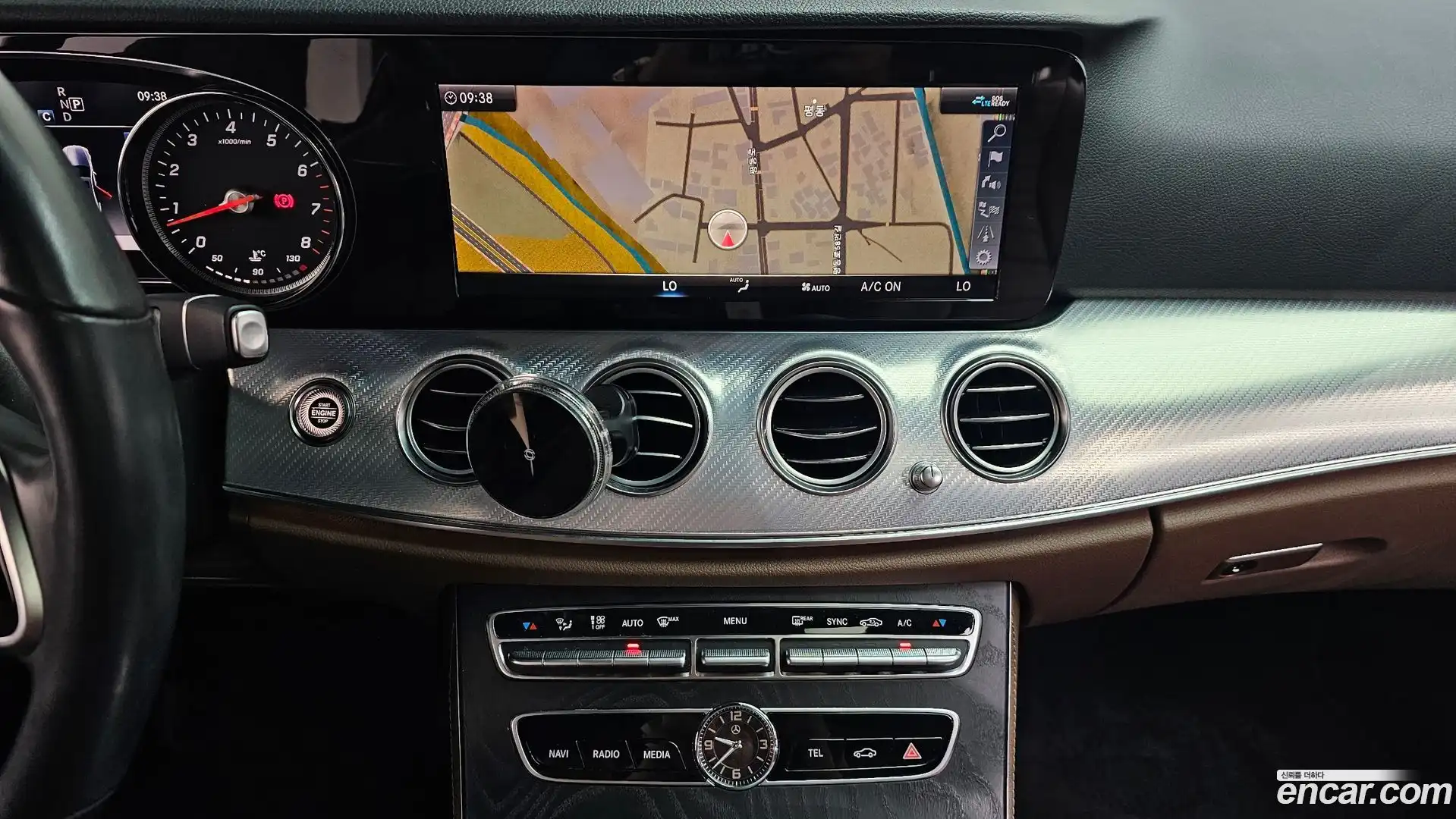 E-Class Mercedes-Benz 2019.10-OPTION-016