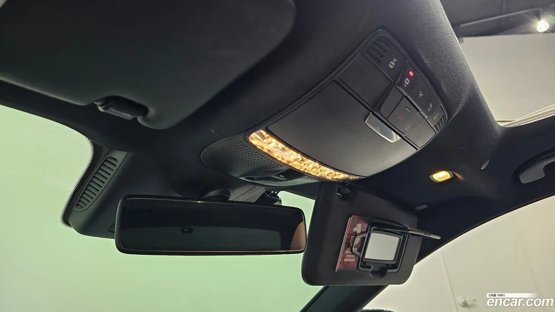 E-Class Mercedes-Benz 2019.10-OPTION-019