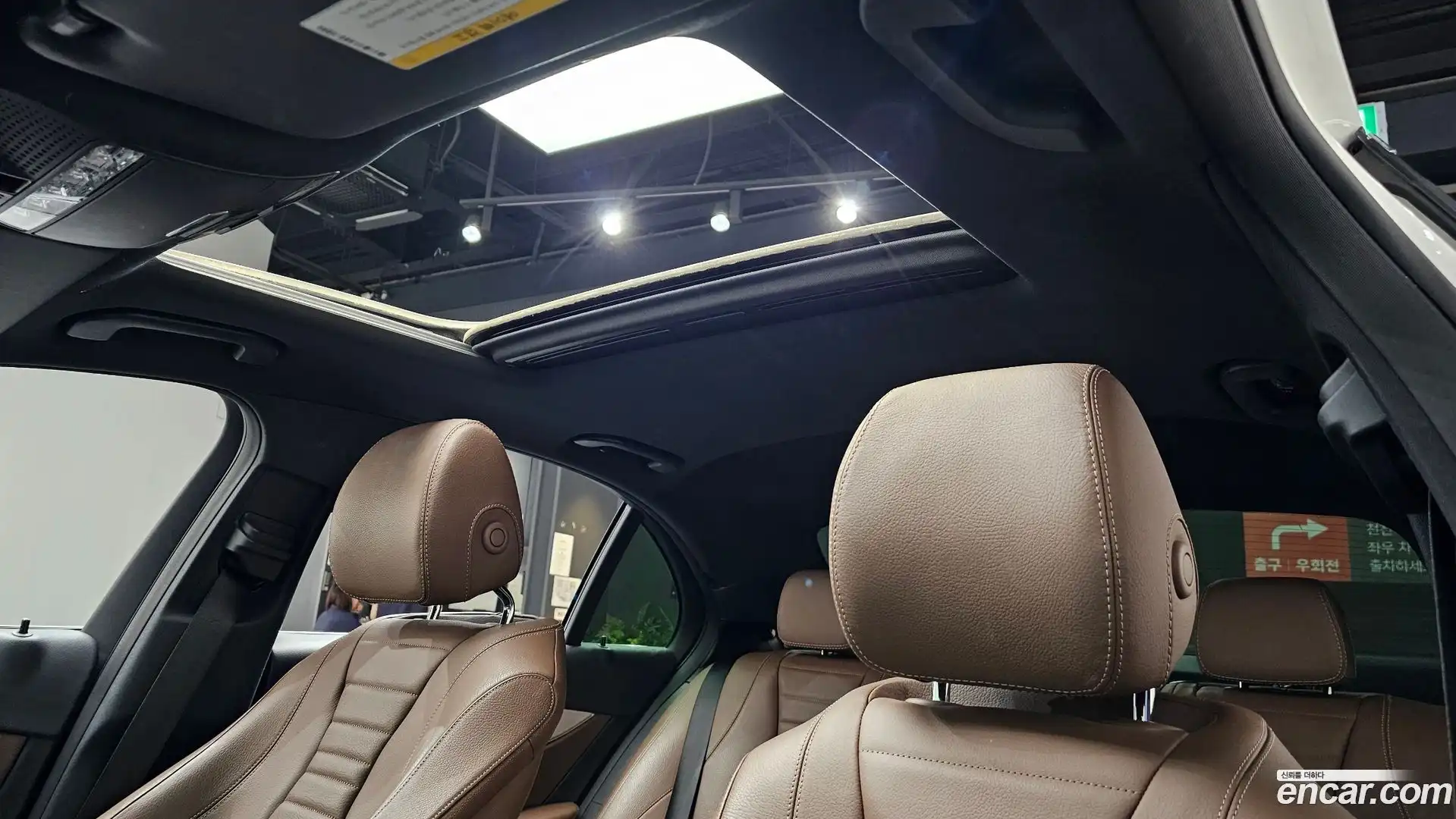E-Class Mercedes-Benz 2019.10-OPTION-020