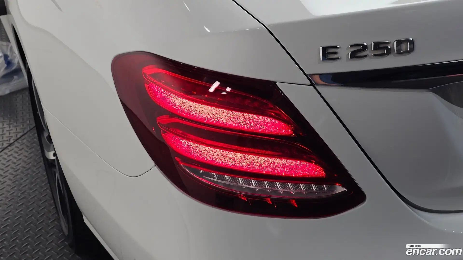 E-Class Mercedes-Benz 2019.10-OUTER-033