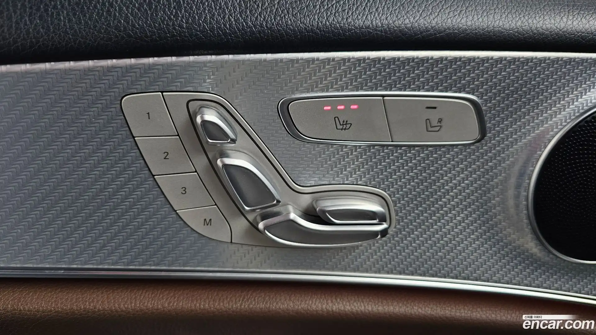 E-Class Mercedes-Benz 2019.10-OPTION-044