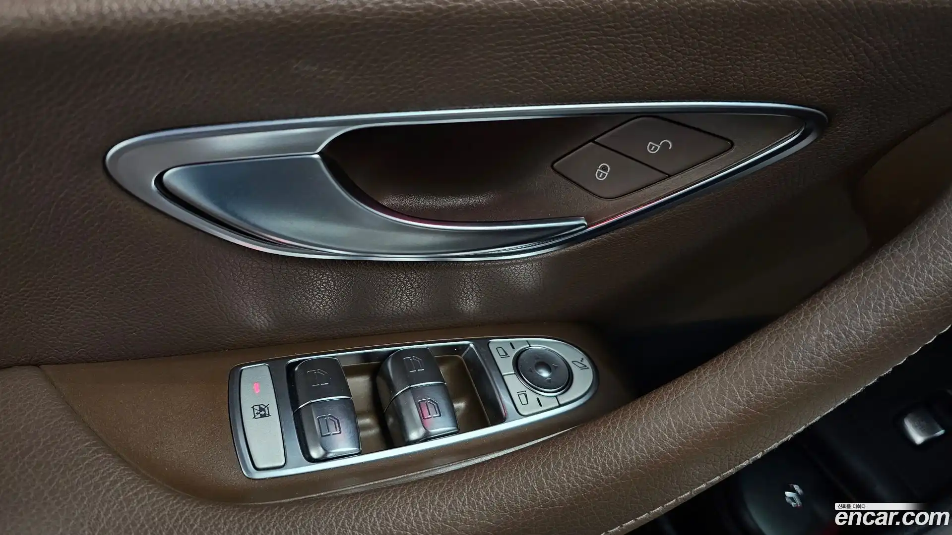 E-Class Mercedes-Benz 2019.10-OPTION-048