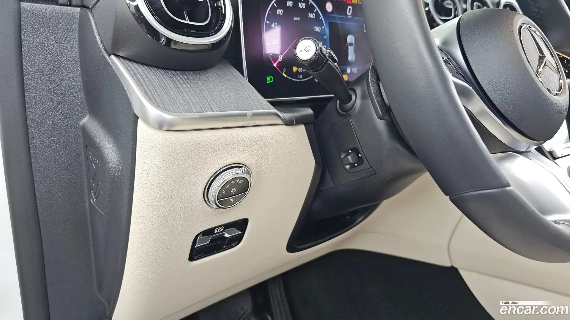 GLC-Class Mercedes-Benz 2024.3-OPTION-042