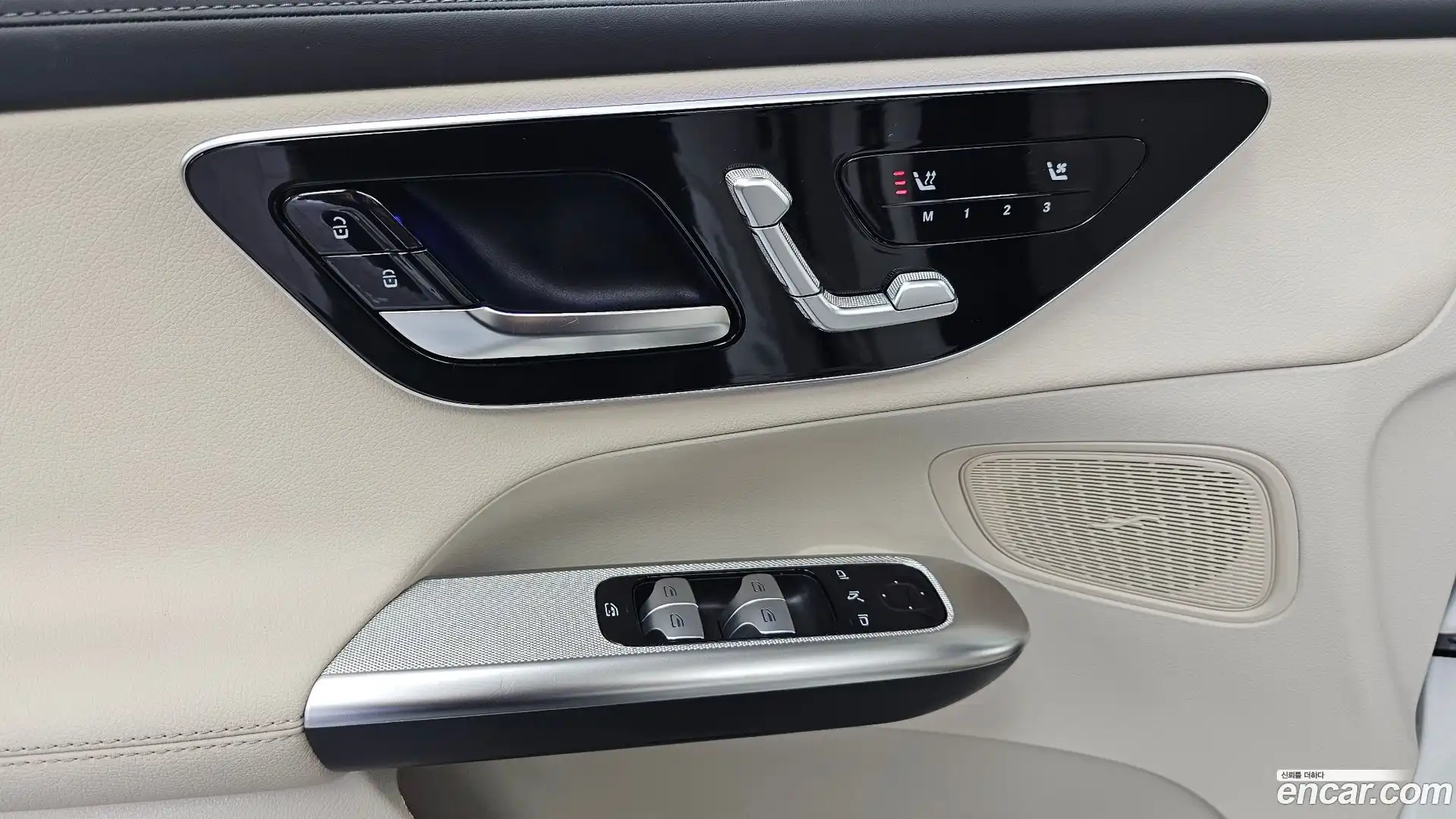 GLC-Class Mercedes-Benz 2024.3-OPTION-044