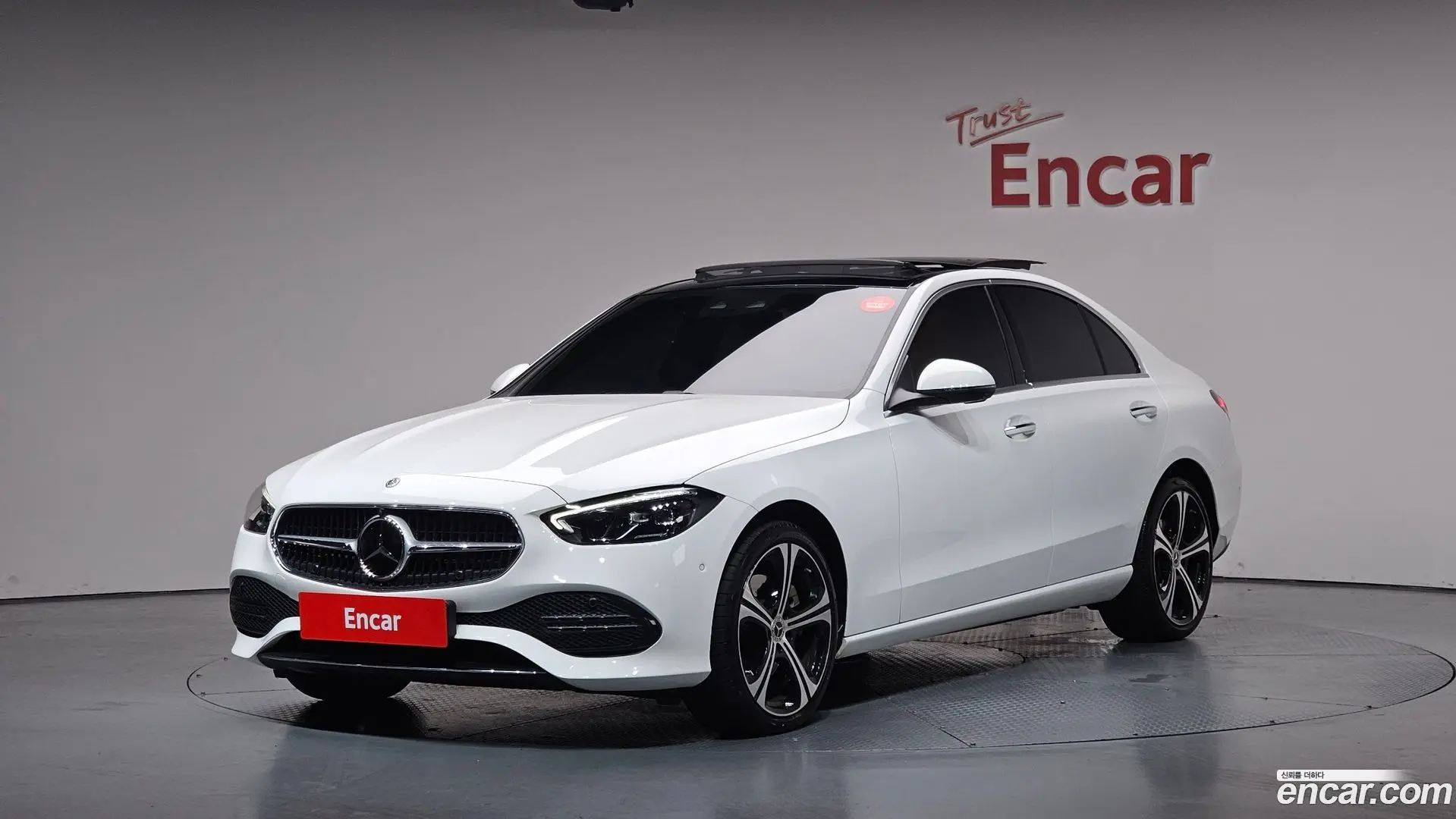 Main__Slider__Photo:C-Class Mercedes-Benz 2023.7-0