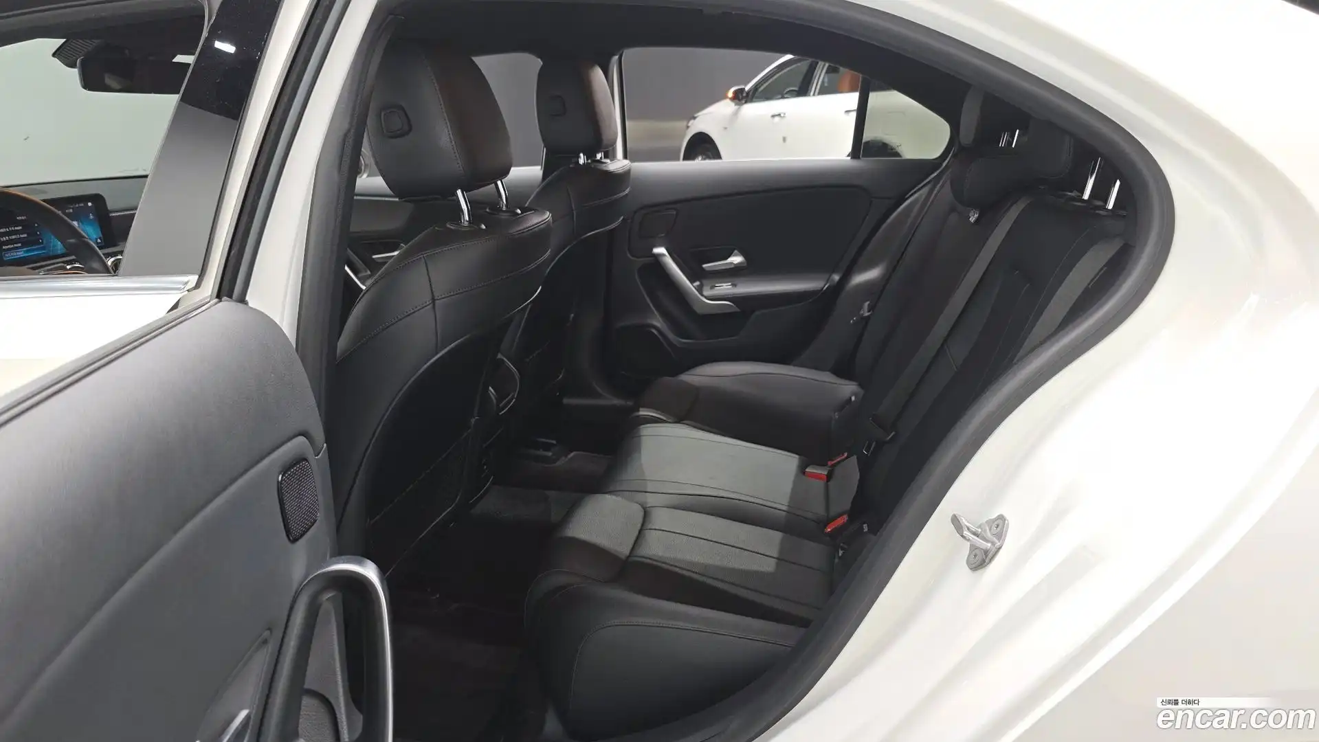 A-Class Mercedes-Benz 2021.4-OPTION-016