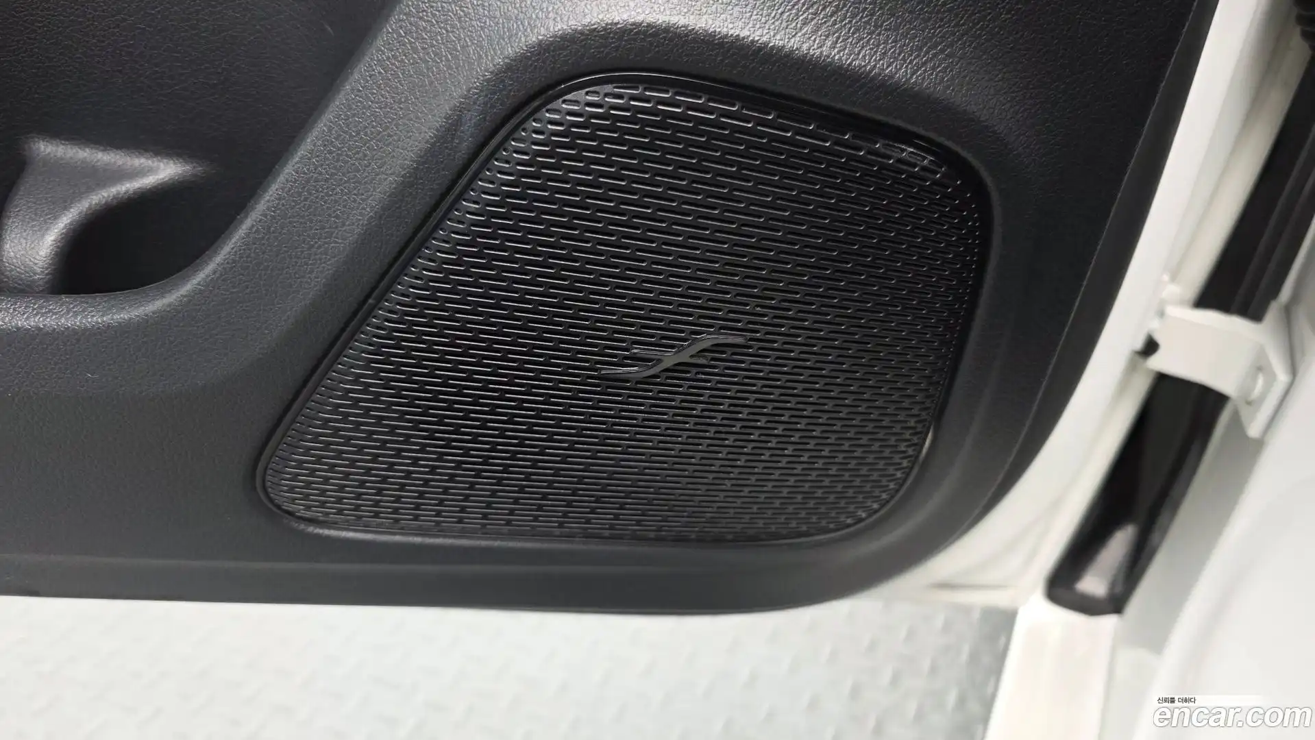 A-Class Mercedes-Benz 2021.4-OPTION-041
