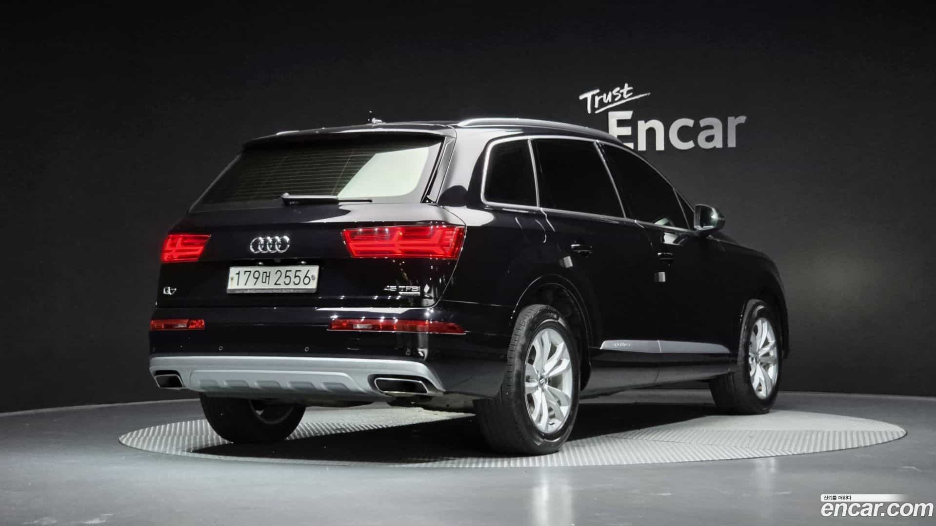 Q7 Audi 2019.10-OUTER-002