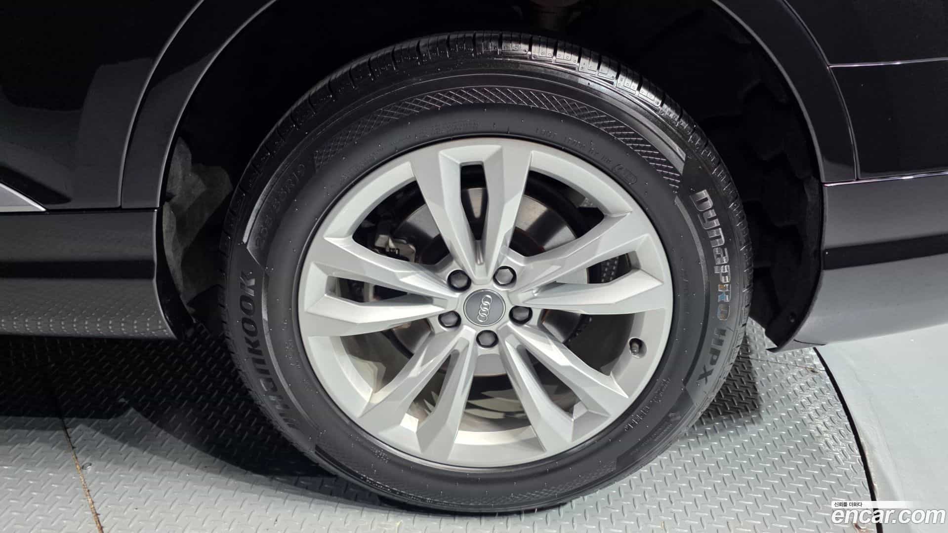 Q7 Audi 2019.10-OUTER-031
