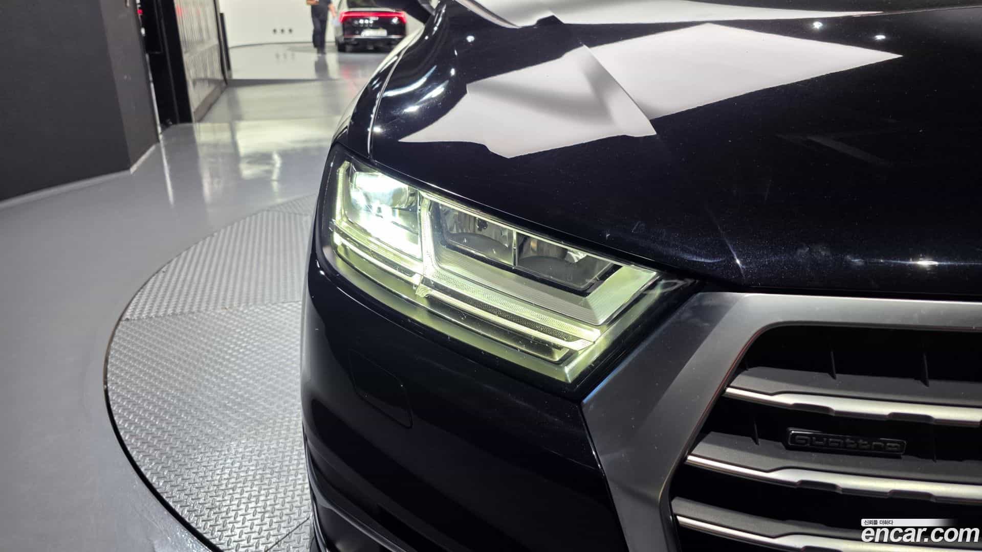 Q7 Audi 2019.10-OUTER-032