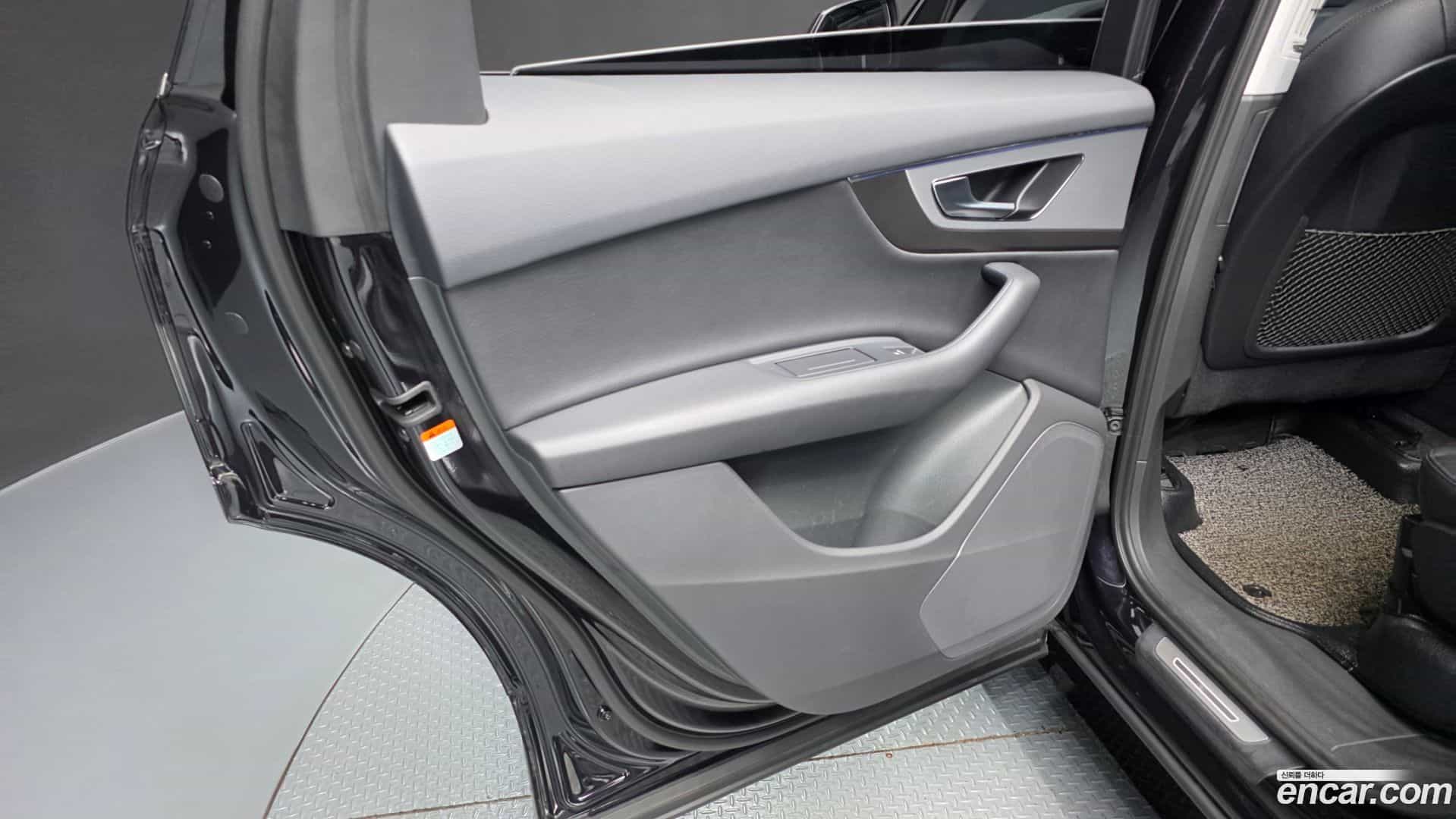Q7 Audi 2019.10-INNER-035