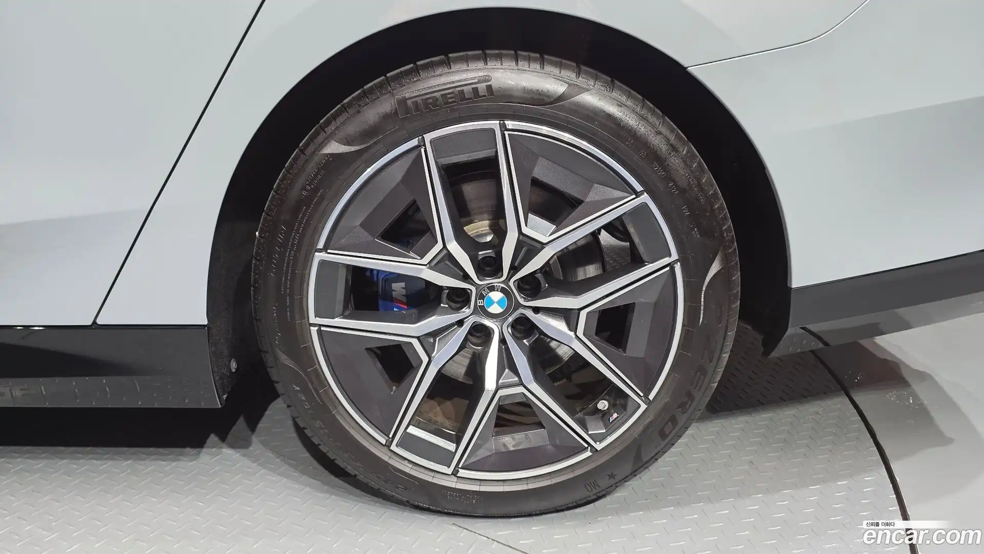 5-Series BMW 2025.2-OUTER-031
