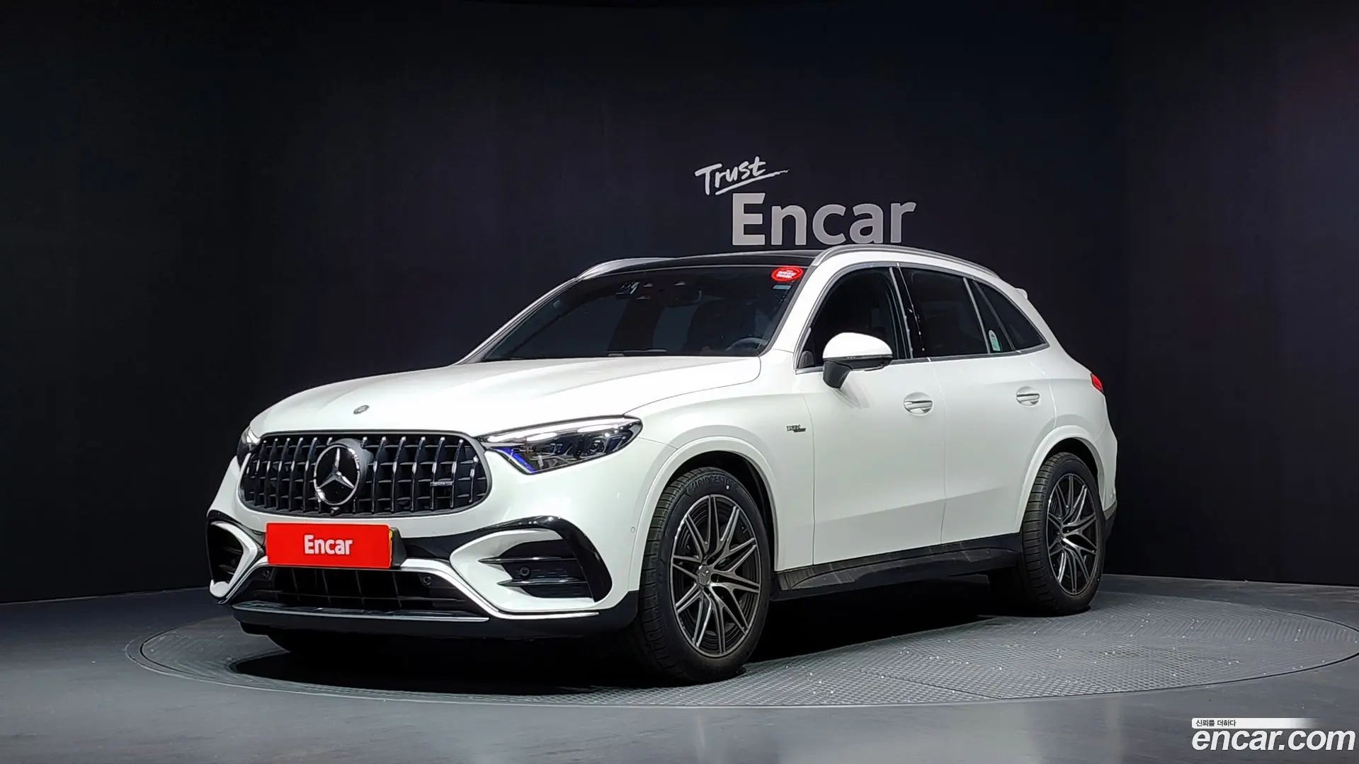 Main__Slider__Photo:GLC-Class Mercedes-Benz 2025.9-0