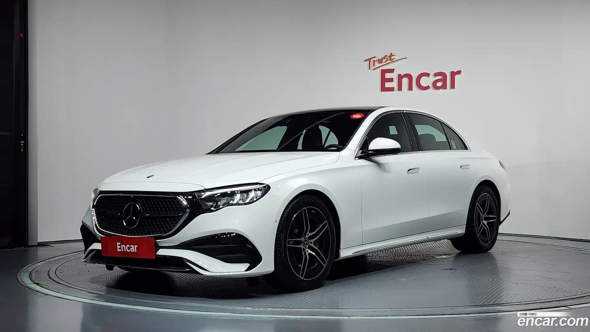 E-Class Mercedes-Benz 2025.8-OUTER-001
