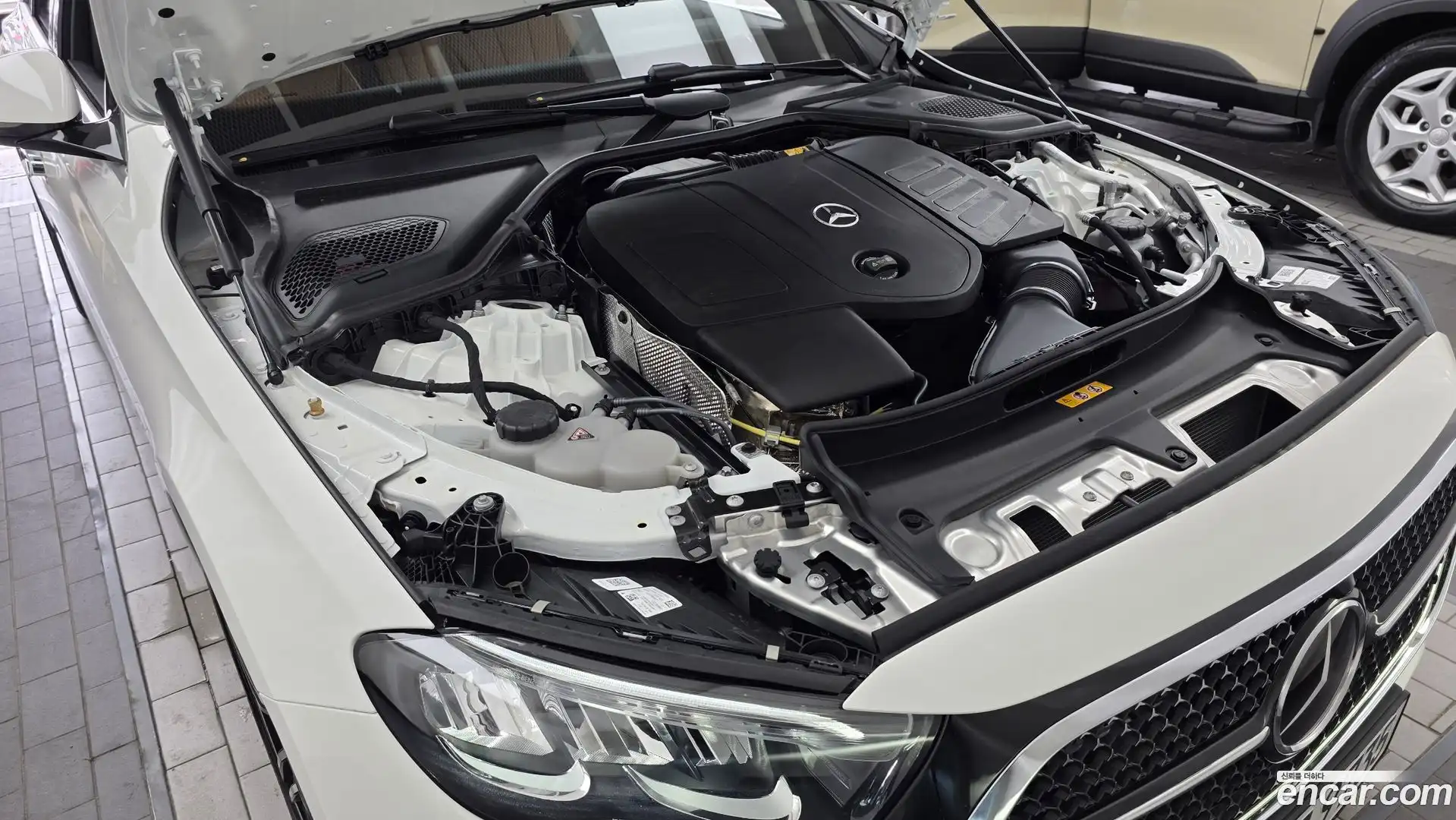 E-Class Mercedes-Benz 2025.8-OUTER-006