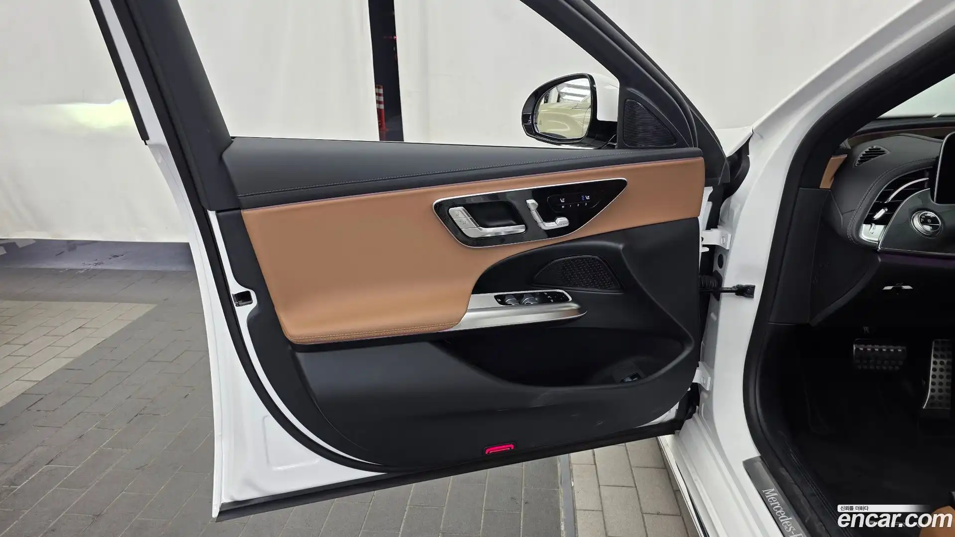 E-Class Mercedes-Benz 2025.8-INNER-034