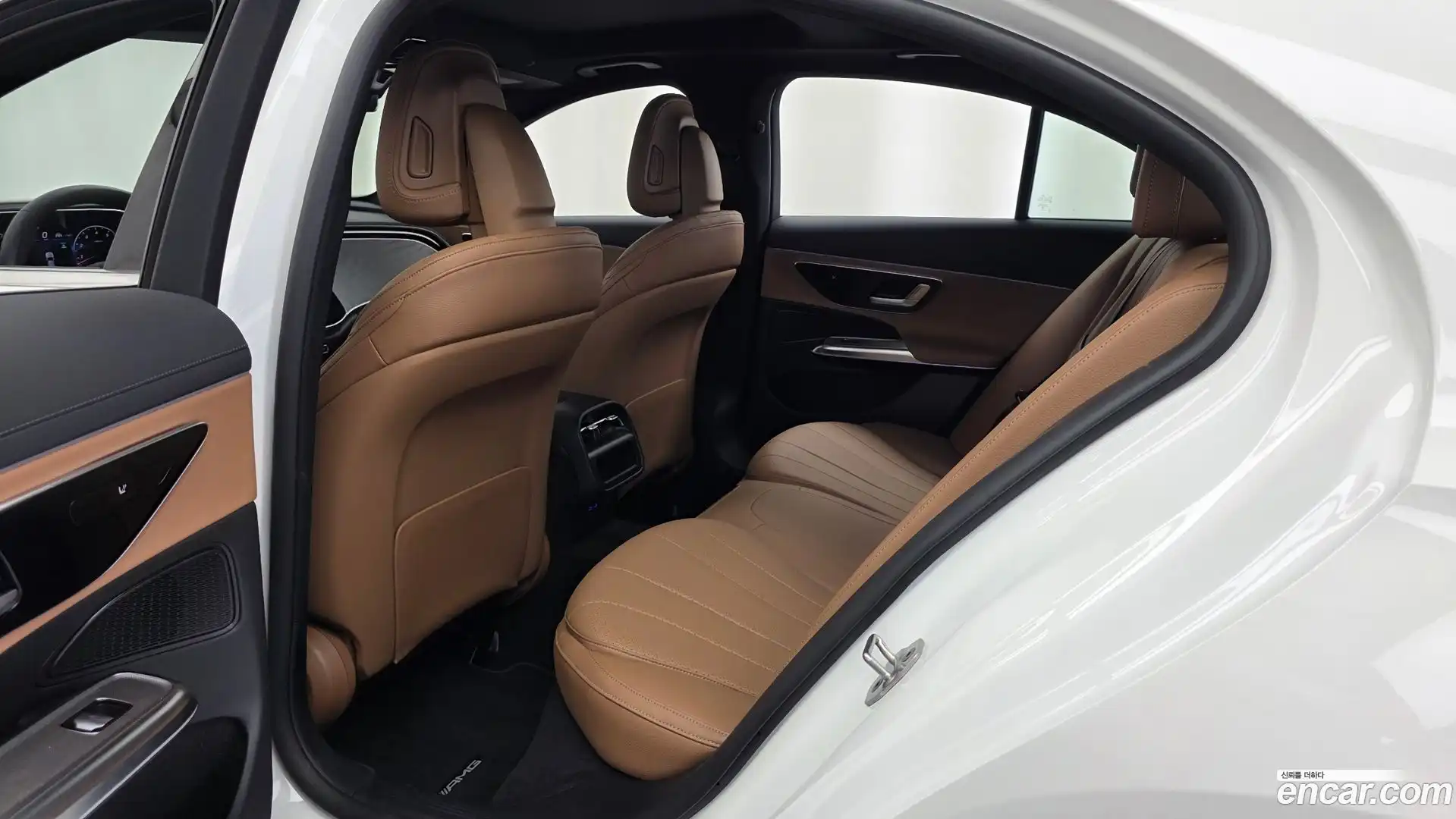 E-Class Mercedes-Benz 2025.8-INNER-036