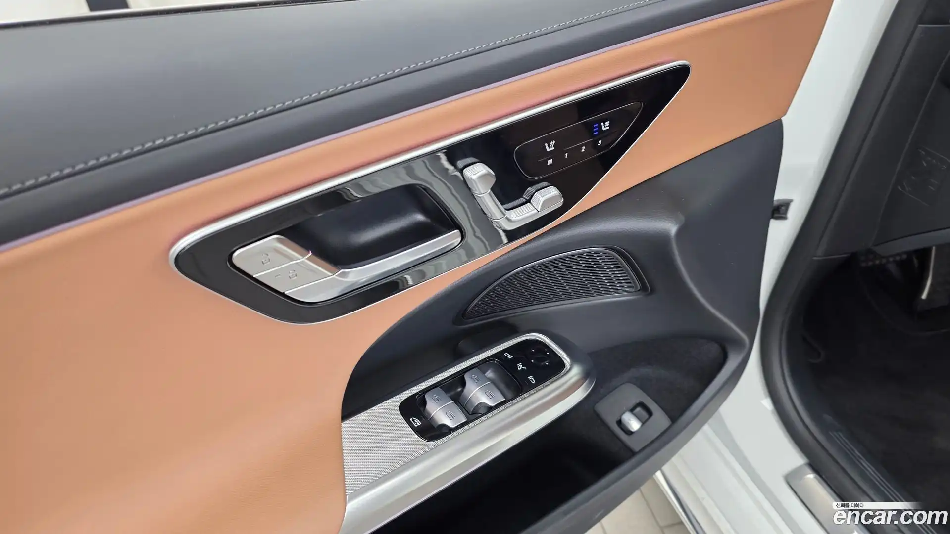 E-Class Mercedes-Benz 2025.8-OPTION-043