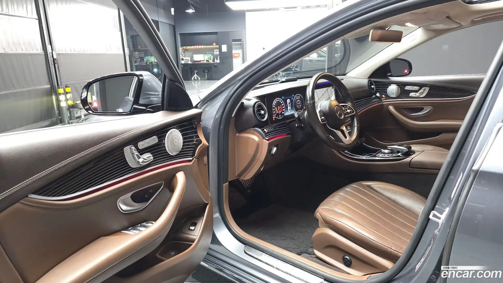 E-Class Mercedes-Benz 2020.9-INNER-010